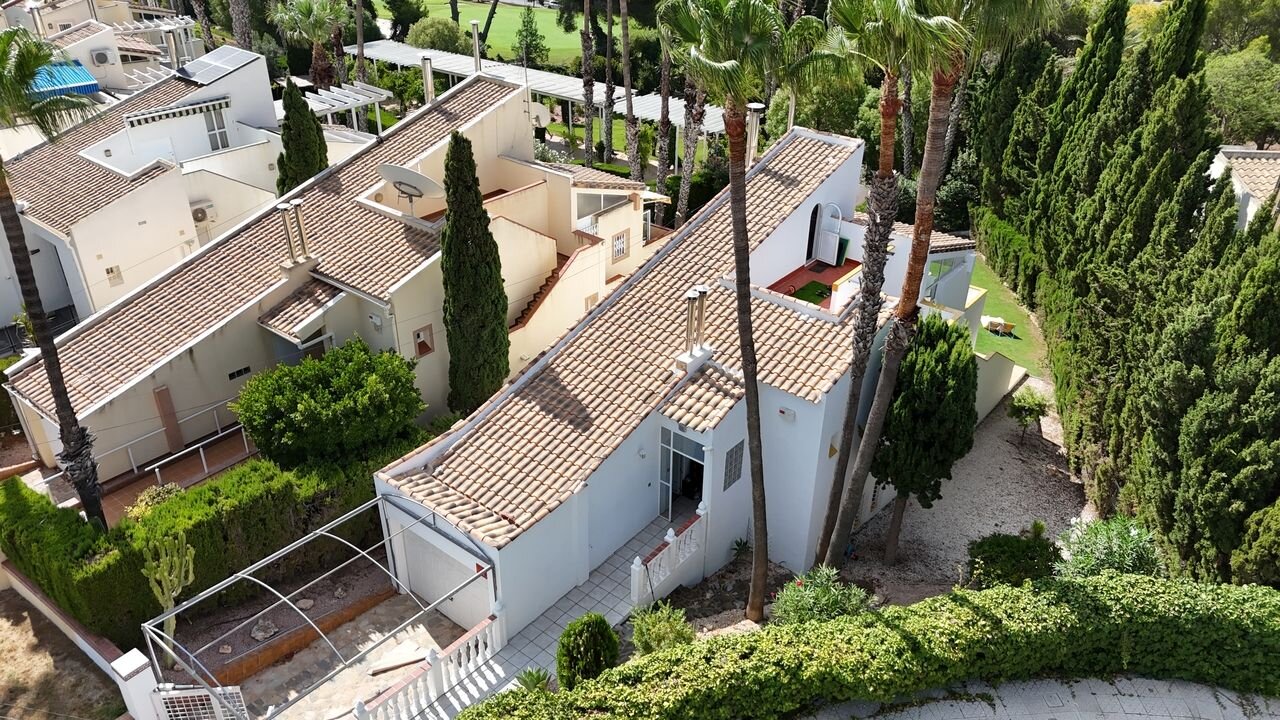 3-Bedroom Villa in Villamartin, Orihuela Costa - Image 2