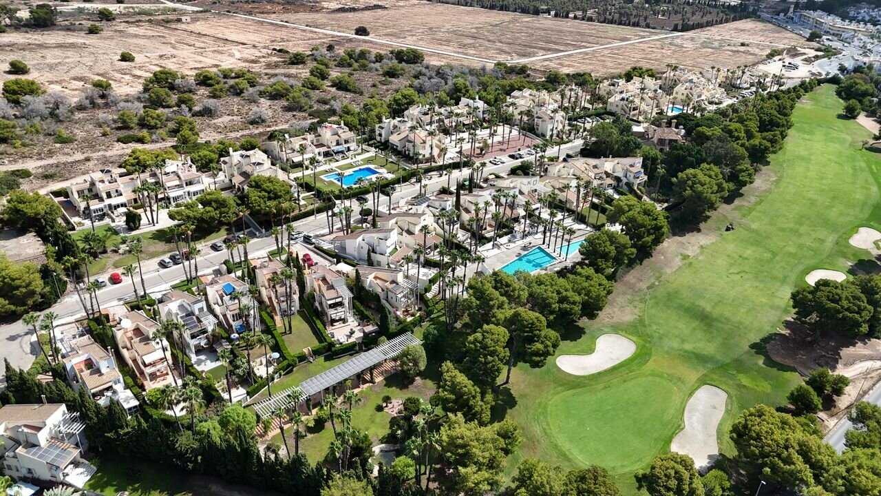 3-Bedroom Villa in Villamartin, Orihuela Costa - Image 3