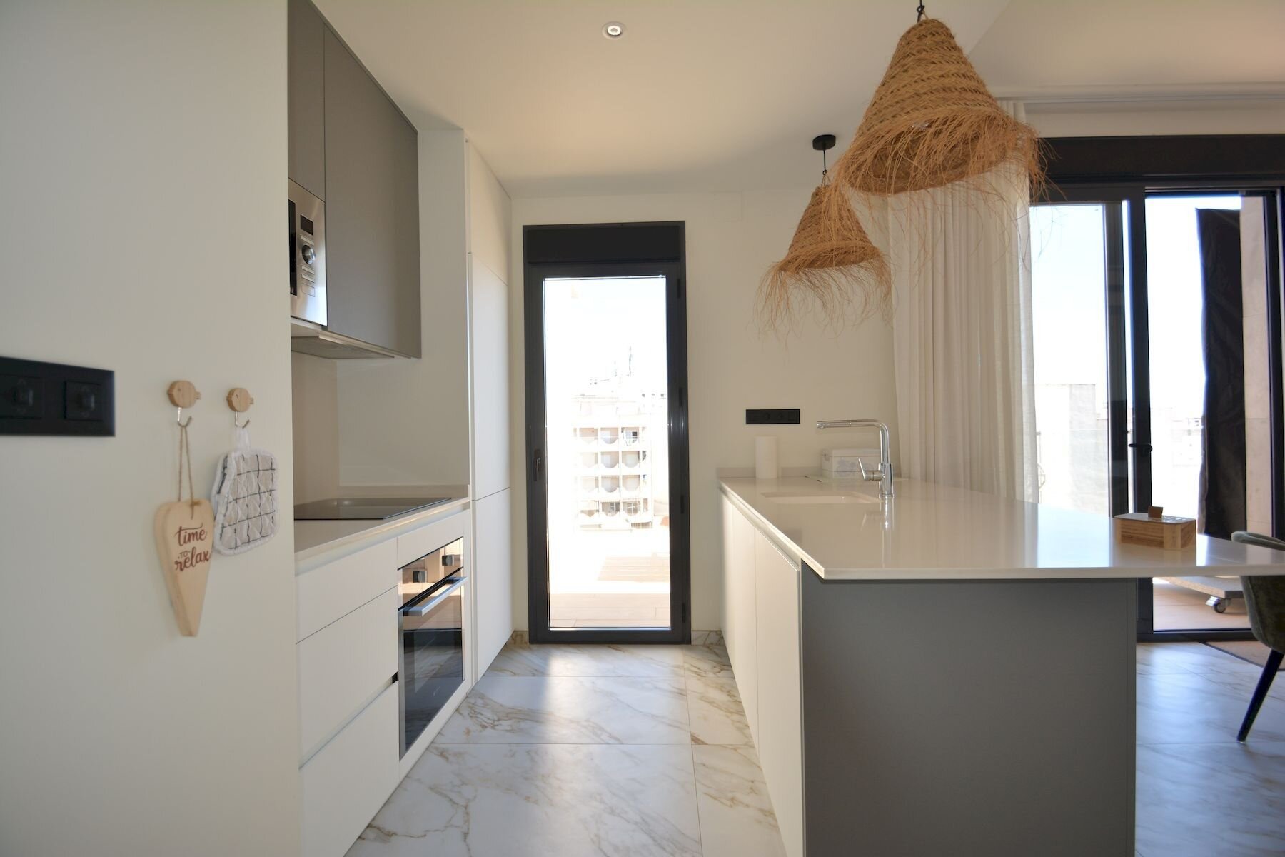 2-Bedroom Penthouse in Guardamar del Segura - Image 16