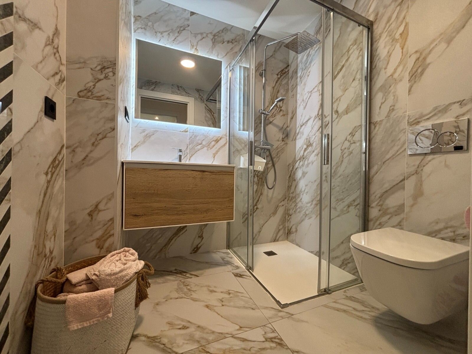 2-Bedroom Penthouse in Guardamar del Segura - Image 20