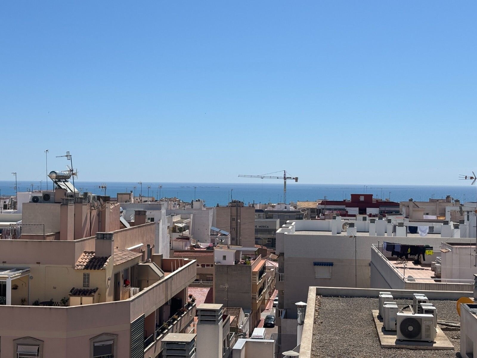 2-Bedroom Penthouse in Guardamar del Segura - Image 28