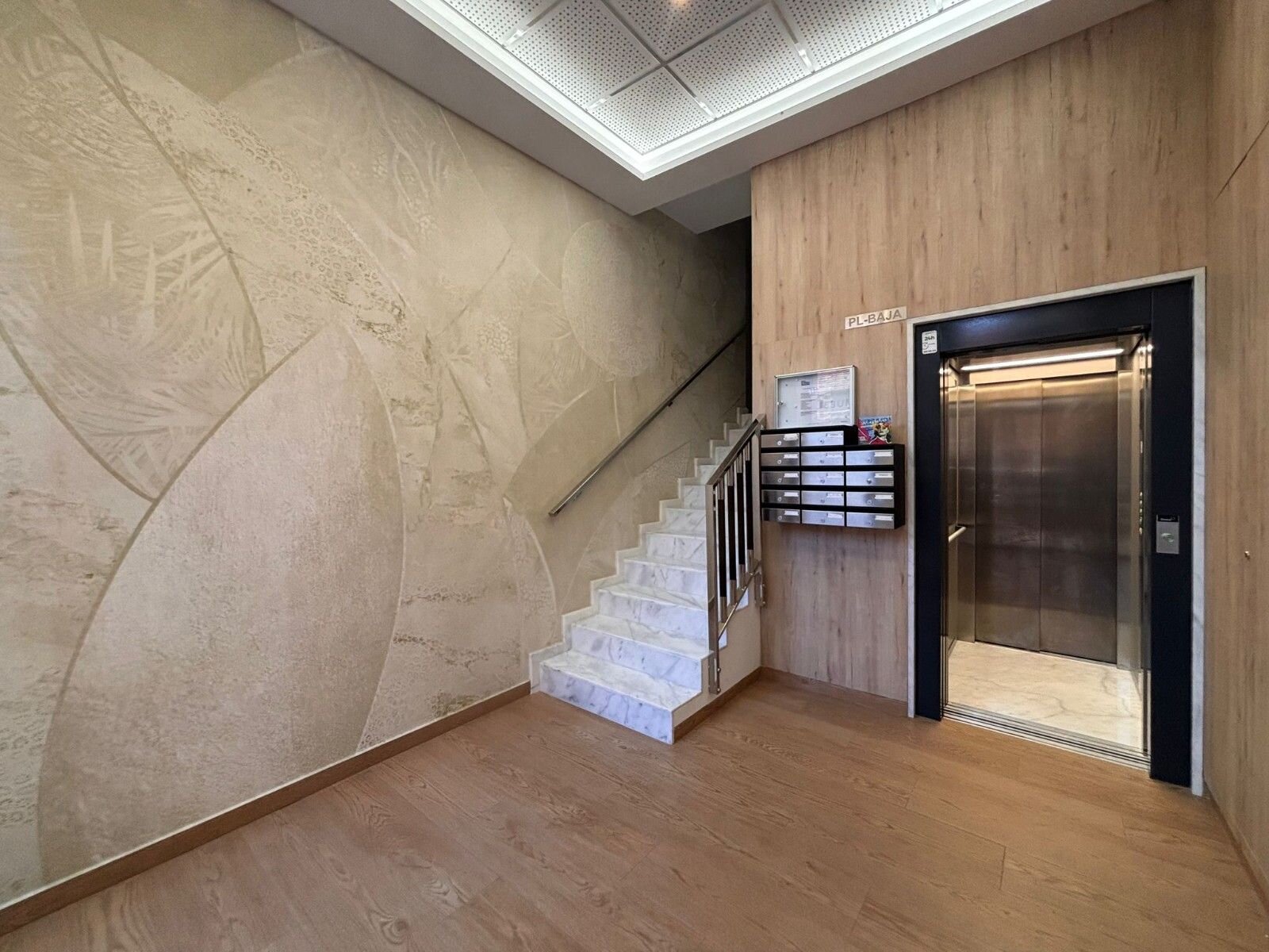 2-Bedroom Penthouse in Guardamar del Segura - Image 33