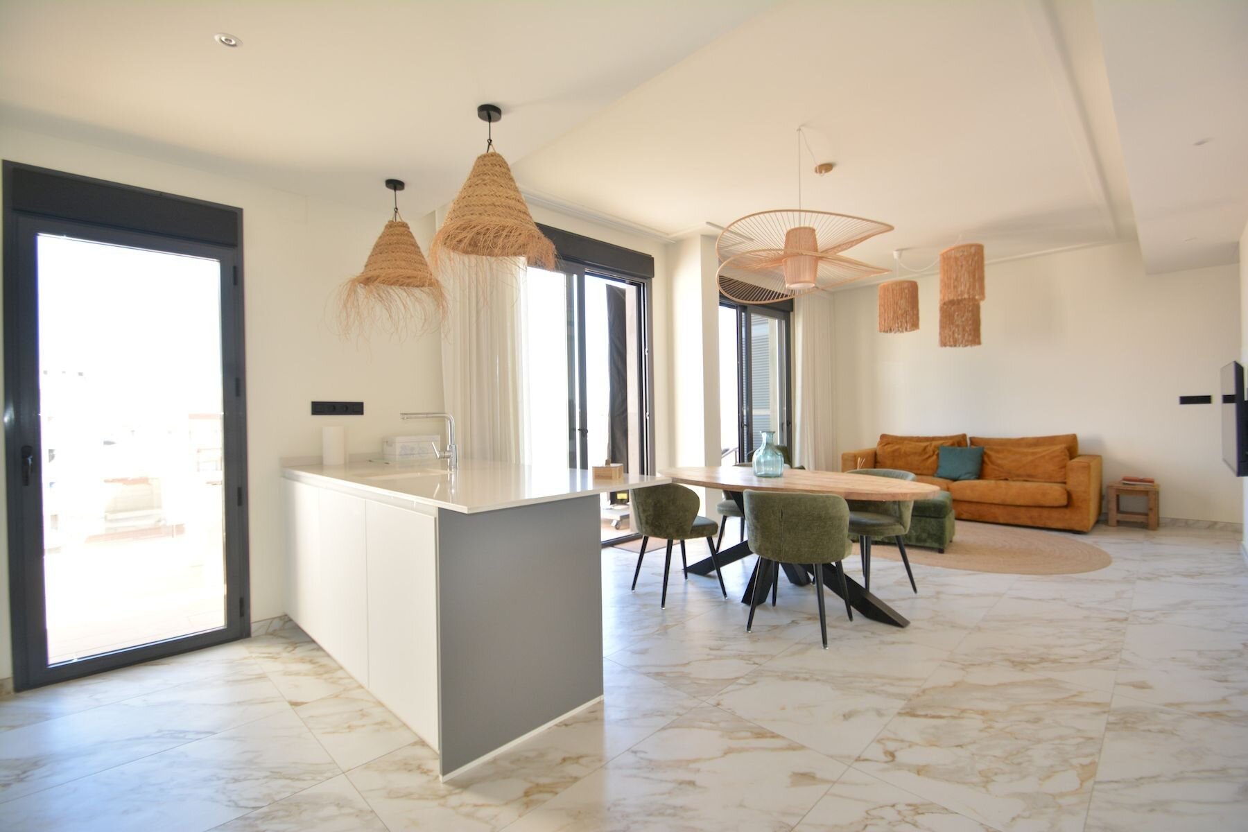 2-Bedroom Penthouse in Guardamar del Segura - Image 8