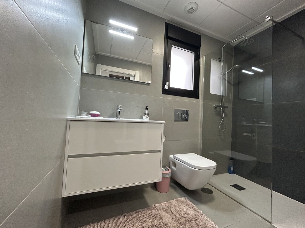 5-Bedroom Villa in La Siesta, Torrevieja - Image 12