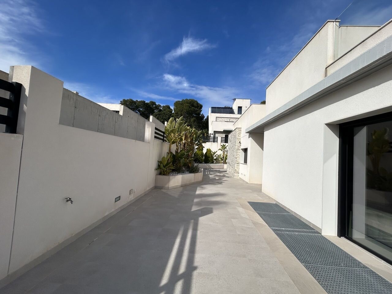 5-Bedroom Villa in La Siesta, Torrevieja - Image 30