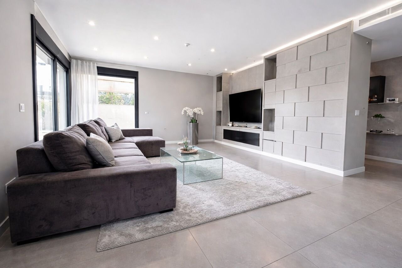 5-Bedroom Villa in La Siesta, Torrevieja - Image 4