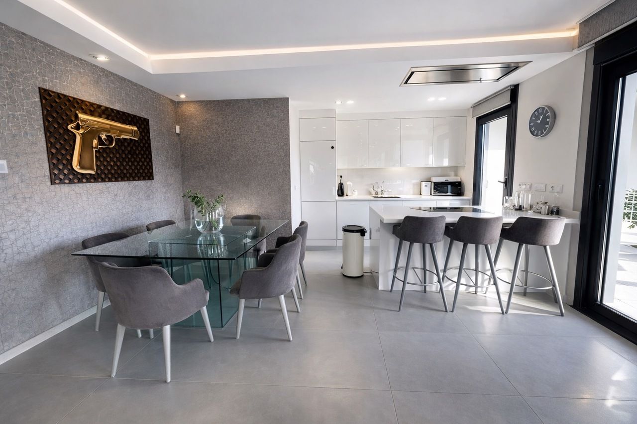 5-Bedroom Villa in La Siesta, Torrevieja - Image 5