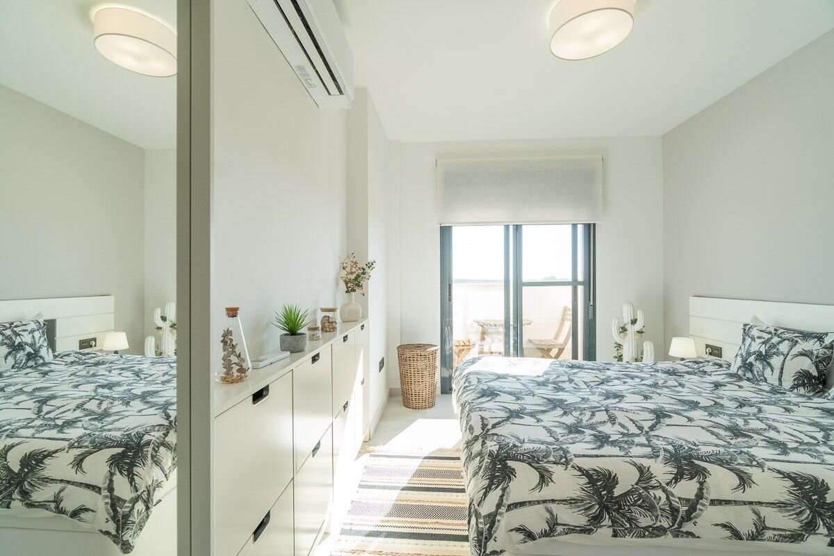 2-Bedroom Apartment in Guardamar del Segura - Image 13