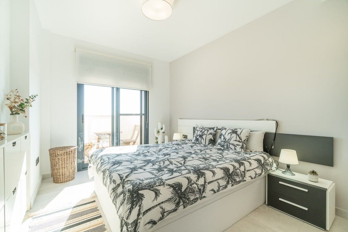 2-Bedroom Apartment in Guardamar del Segura - Image 14