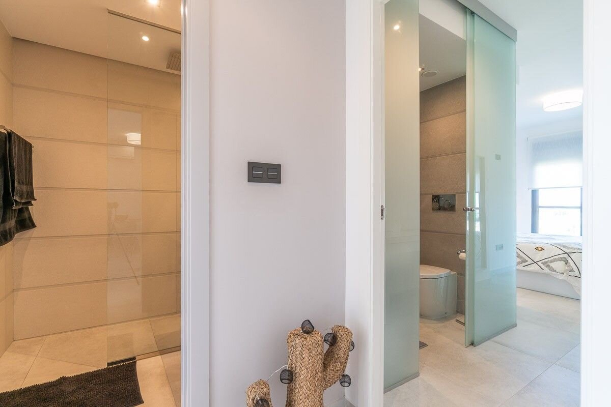 2-Bedroom Apartment in Guardamar del Segura - Image 17