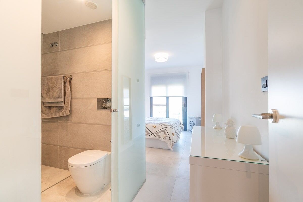 2-Bedroom Apartment in Guardamar del Segura - Image 18