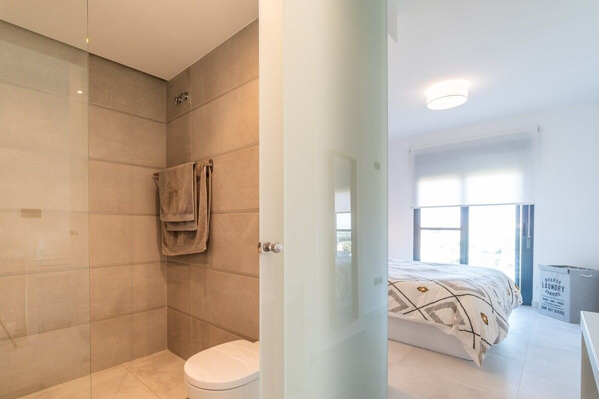 2-Bedroom Apartment in Guardamar del Segura - Image 19