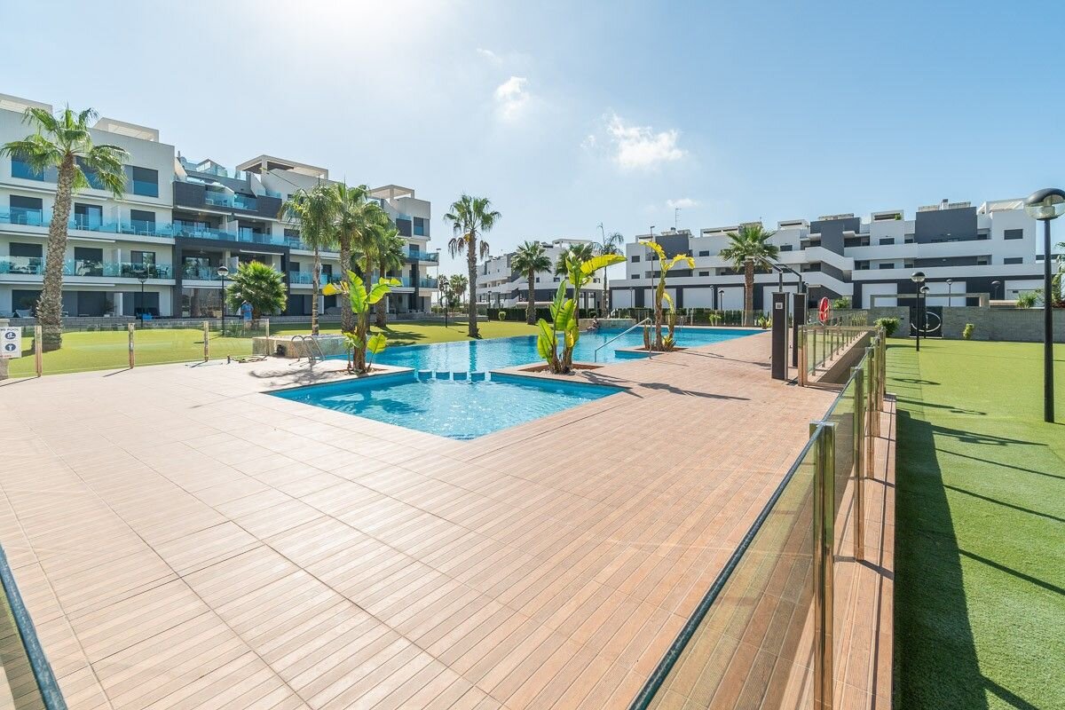 2-Bedroom Apartment in Guardamar del Segura - Image 45