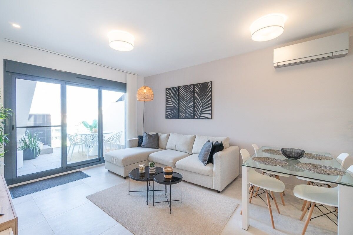 2-Bedroom Apartment in Guardamar del Segura - Image 5