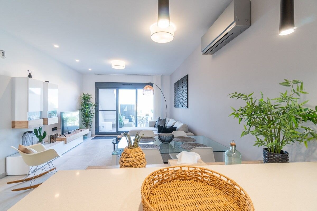 2-Bedroom Apartment in Guardamar del Segura - Image 8