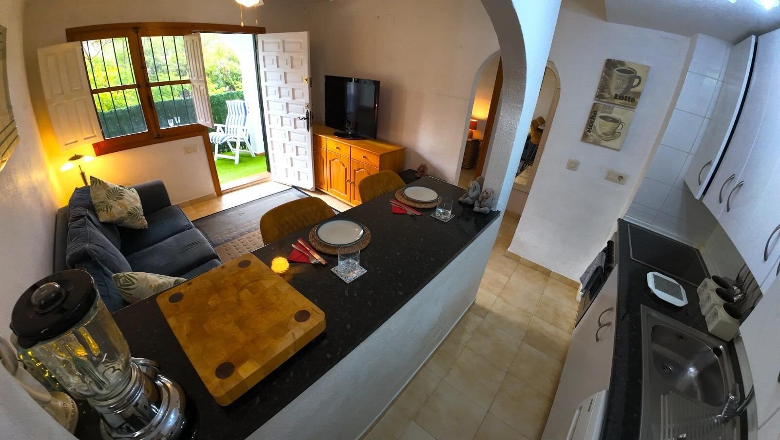 1-Bedroom Bungalow in Los Balcones, Torrevieja - Image 5