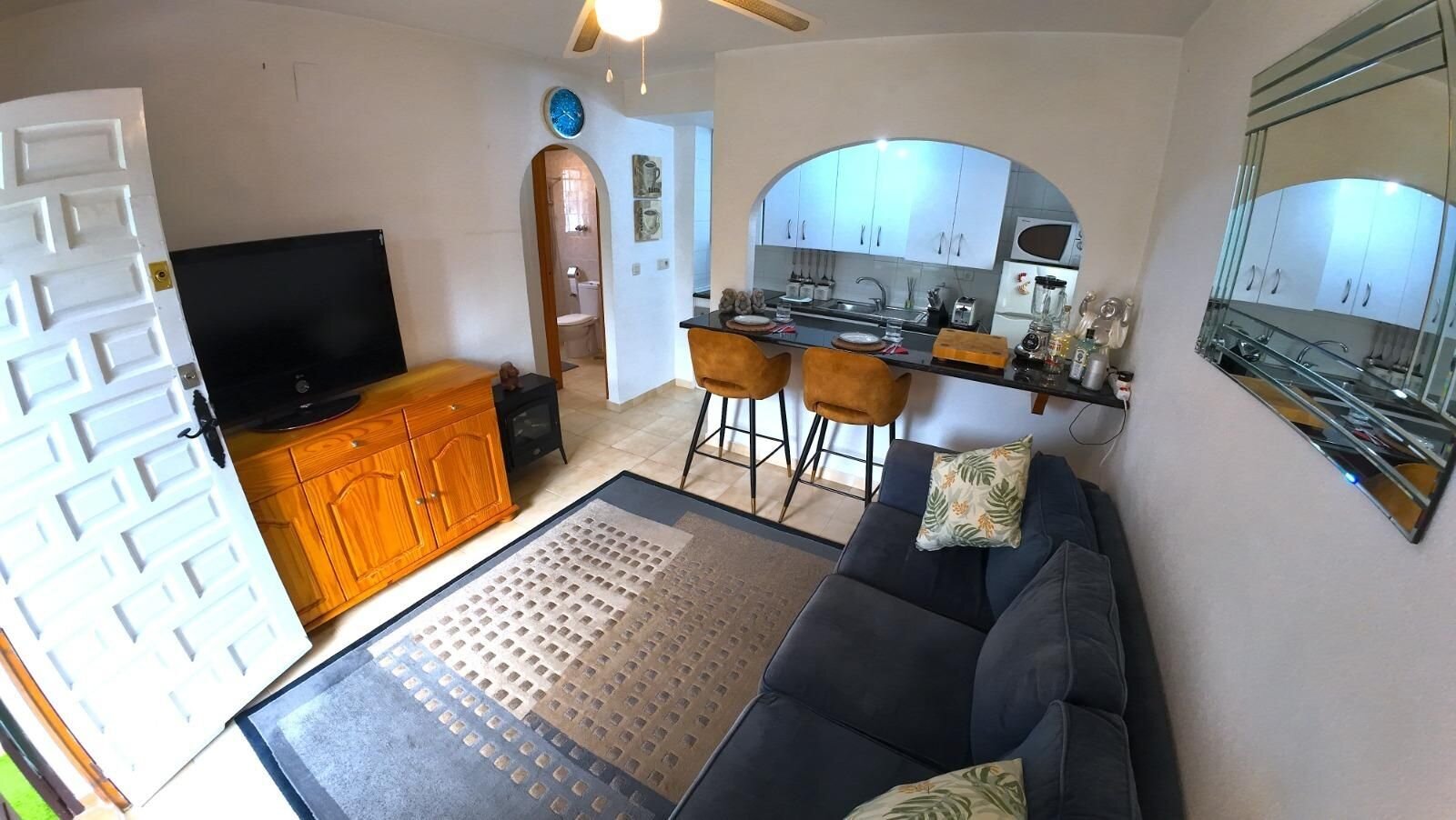 1-Bedroom Bungalow in Los Balcones, Torrevieja - Image 7