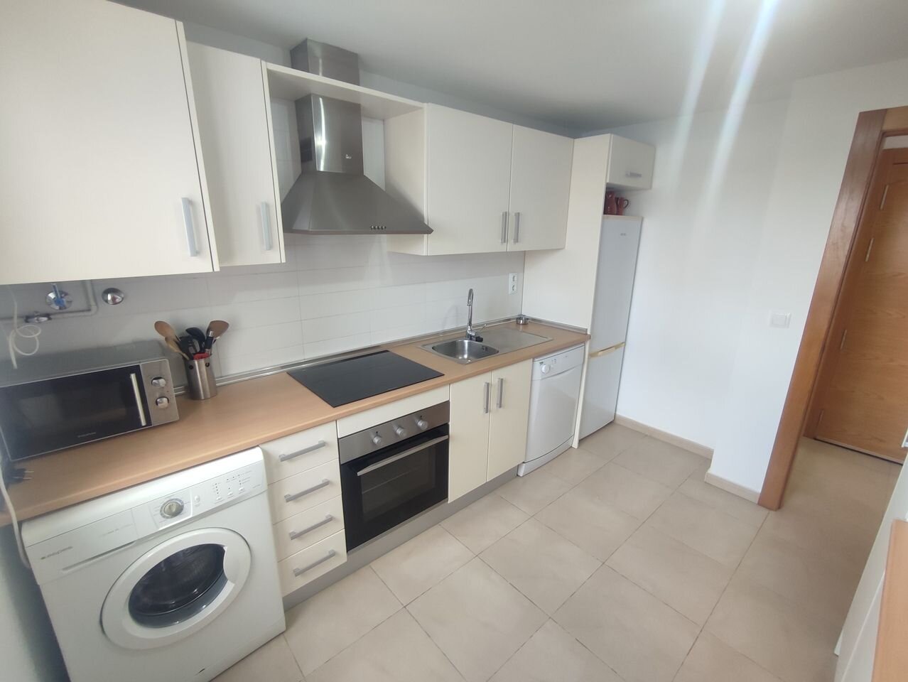 2-Bedroom Apartment in Sucina, Sucina - Image 11