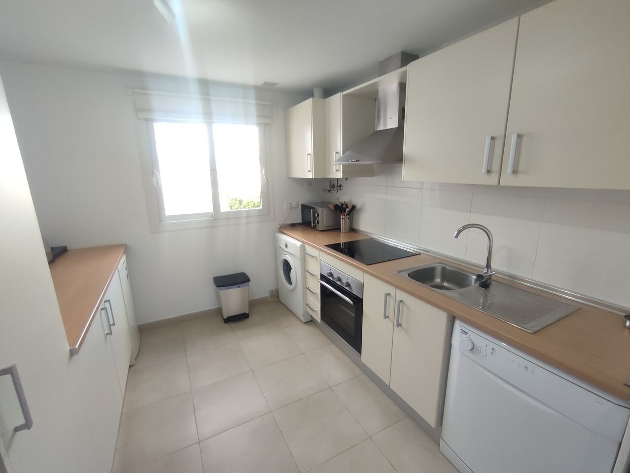 2-Bedroom Apartment in Sucina, Sucina - Image 12