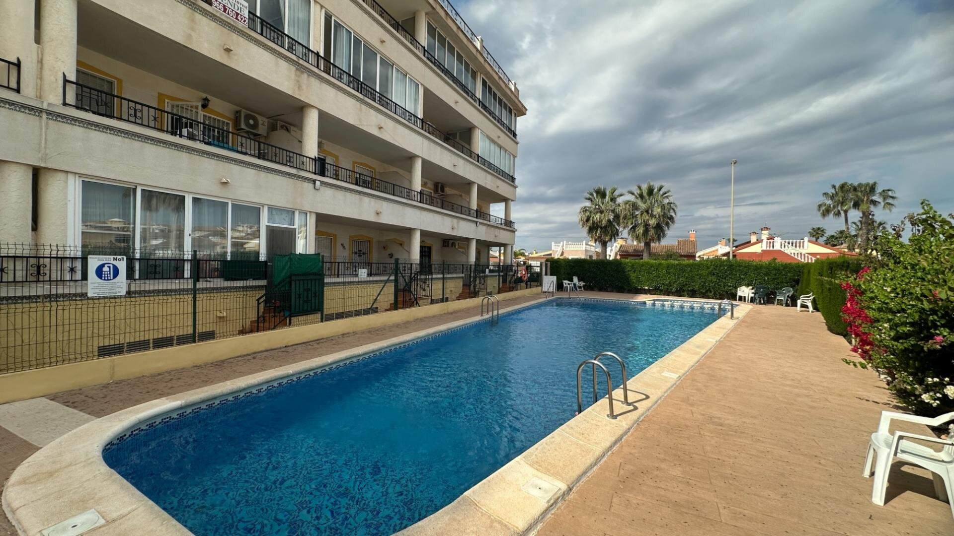 2-Bedroom Apartment in Punta Prima, Orihuela Costa - Image 30