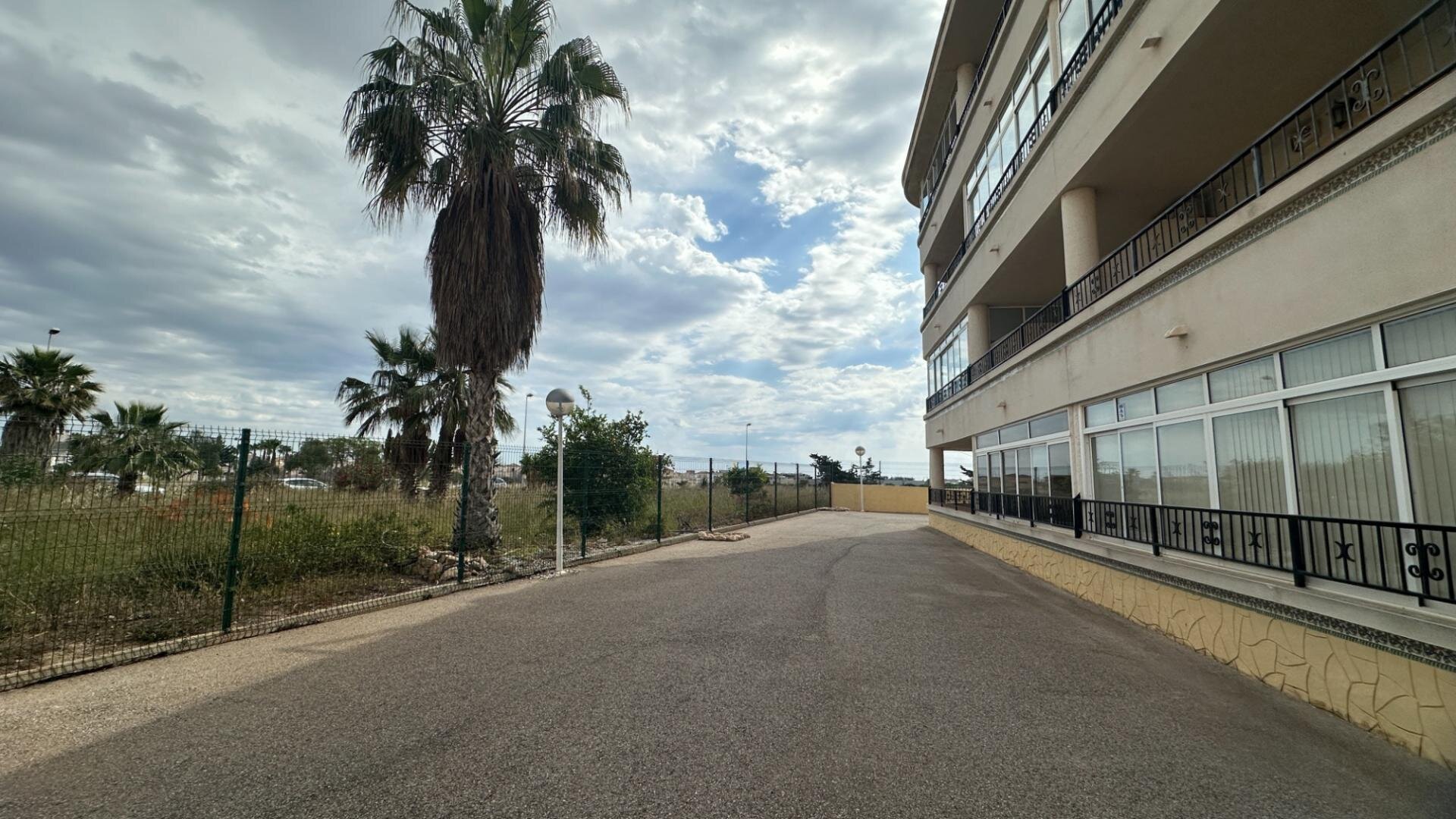 2-Bedroom Apartment in Punta Prima, Orihuela Costa - Image 33