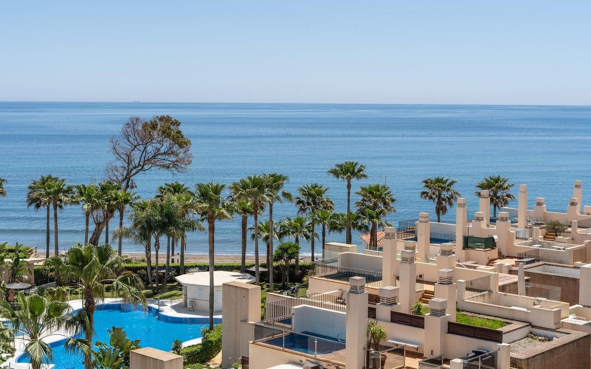 2-Bedroom Penthouse in Estepona | Sunny Casas - Costa Bl... - Image 1