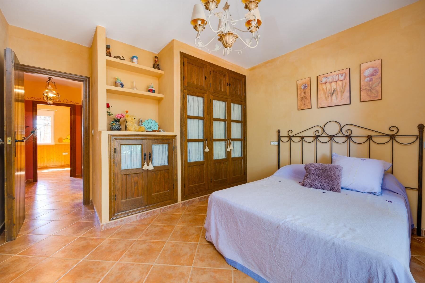 5-Bedroom Villa in Ciudad de las Comunicaciones, San Miguel de Salinas - Image 13