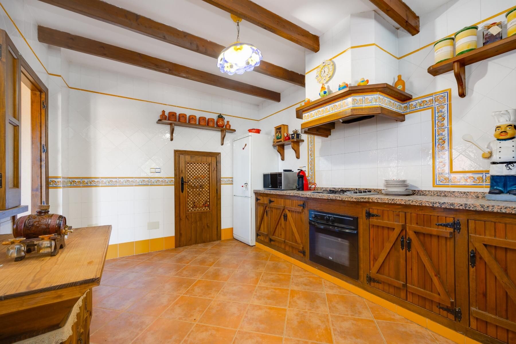 5-Bedroom Villa in Ciudad de las Comunicaciones, San Miguel de Salinas - Image 18