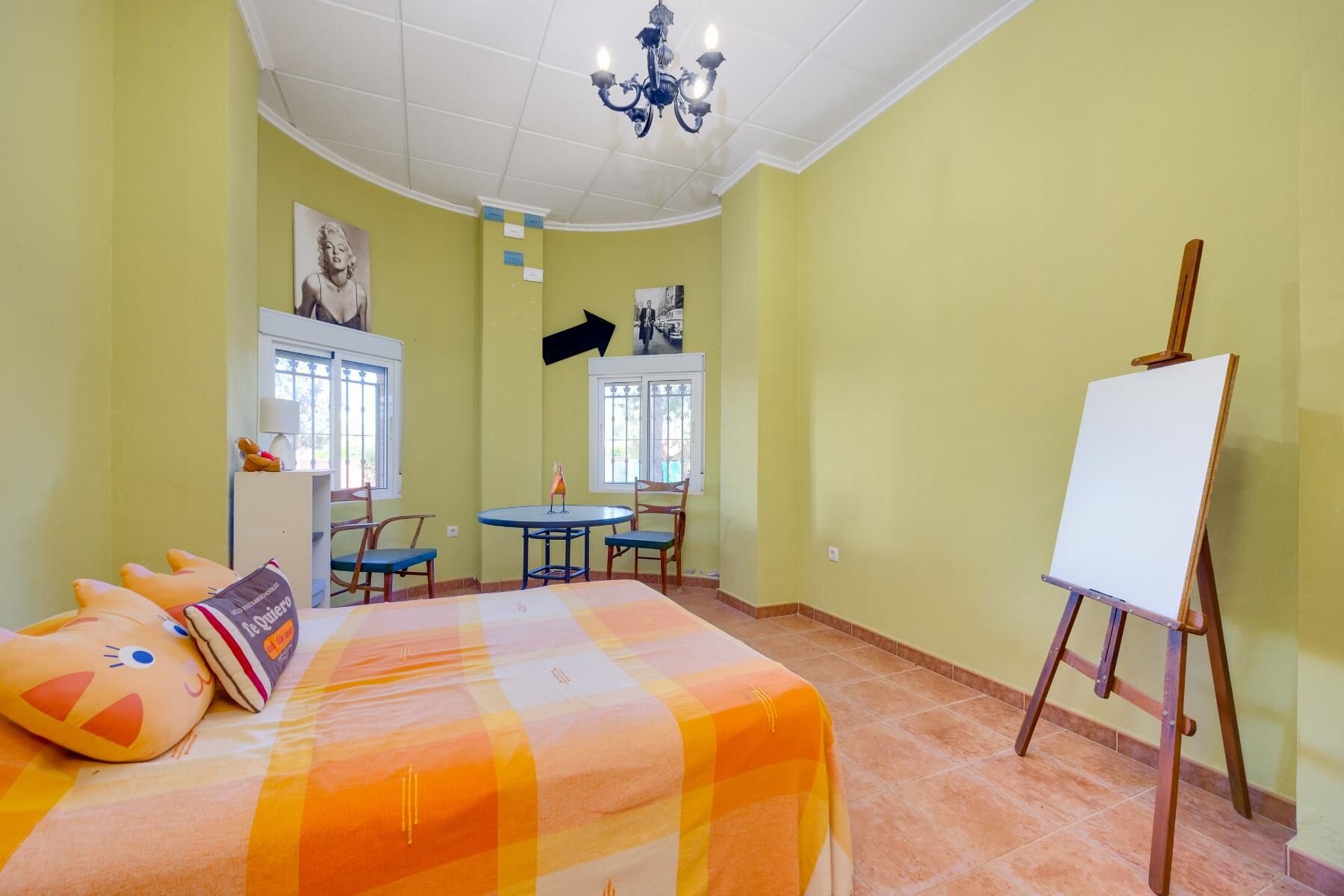 5-Bedroom Villa in Ciudad de las Comunicaciones, San Miguel de Salinas - Image 21