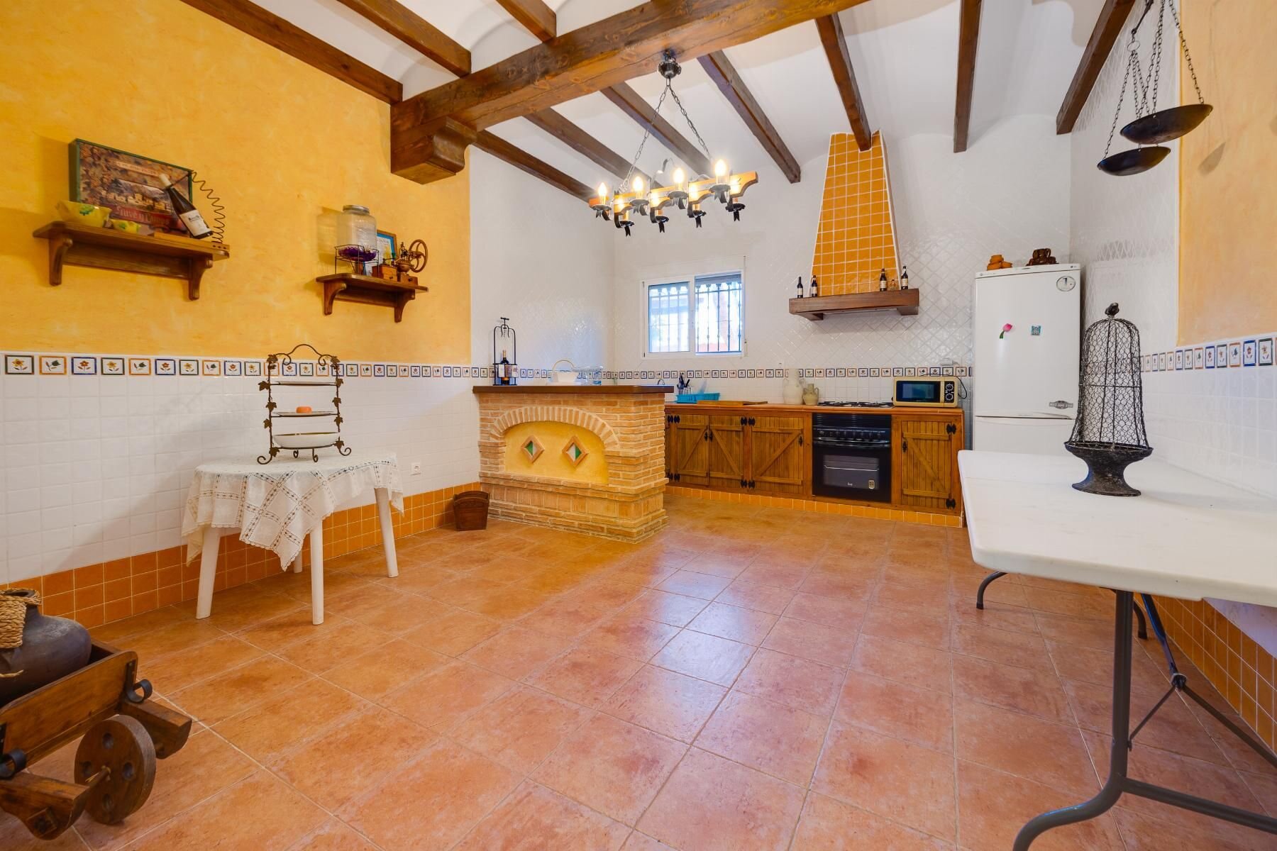 5-Bedroom Villa in Ciudad de las Comunicaciones, San Miguel de Salinas - Image 28