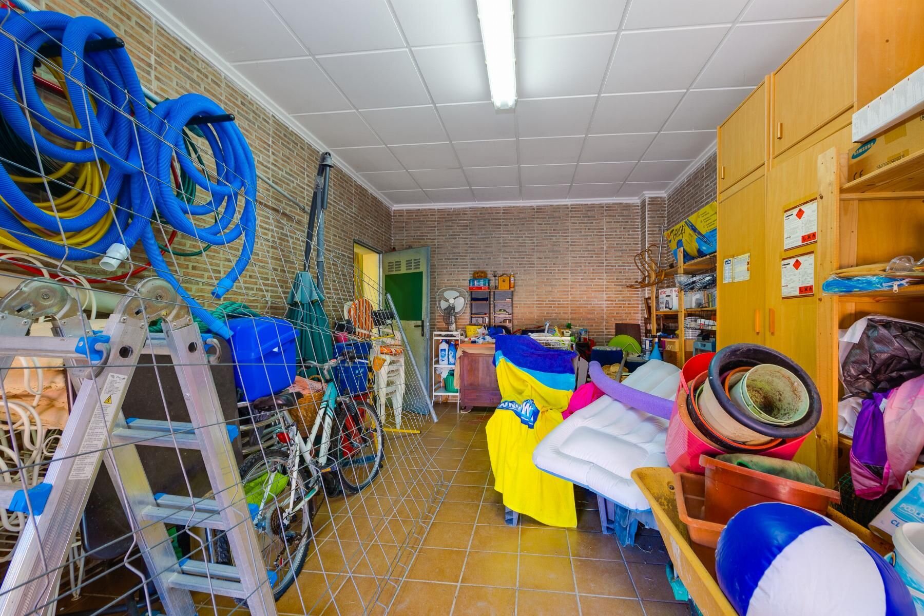 5-Bedroom Villa in Ciudad de las Comunicaciones, San Miguel de Salinas - Image 31
