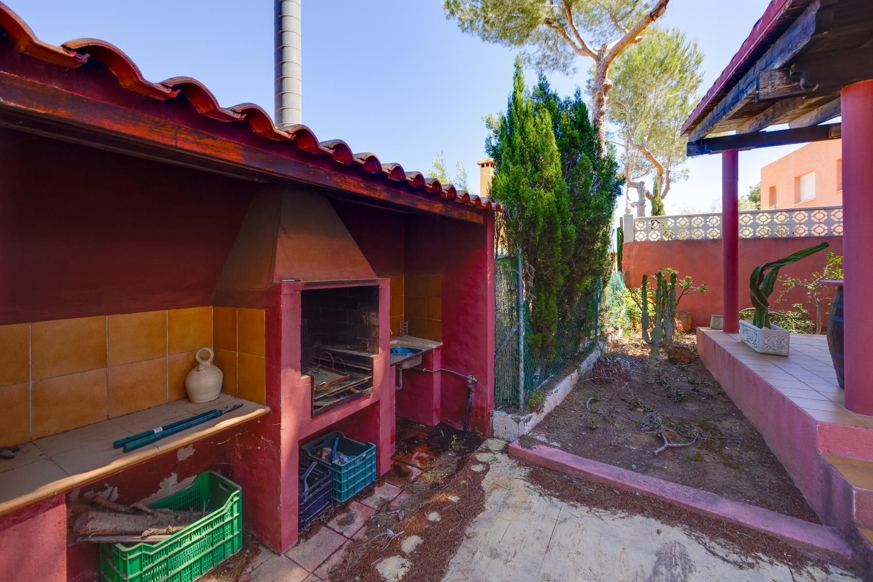 5-Bedroom Villa in Ciudad de las Comunicaciones, San Miguel de Salinas - Image 36
