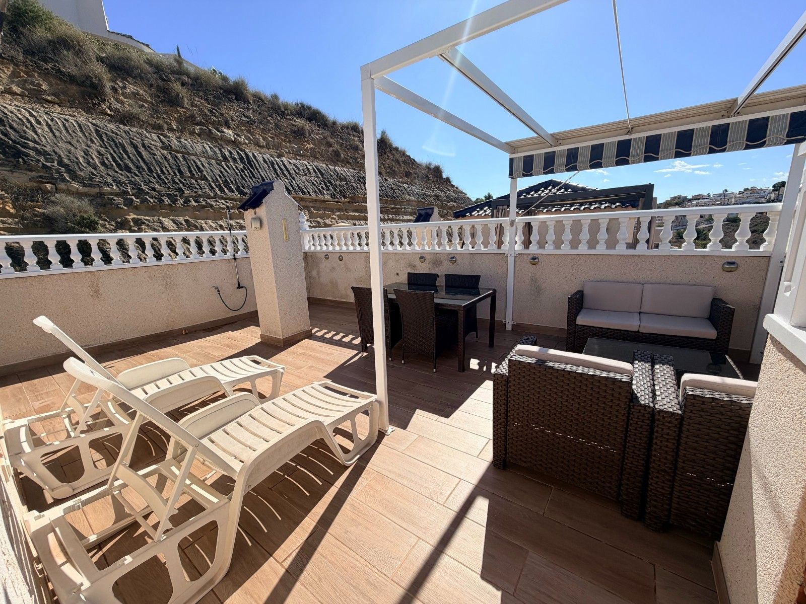 2-Bedroom Apartment in Comunidad Valenciana, Almoradi - Image 1
