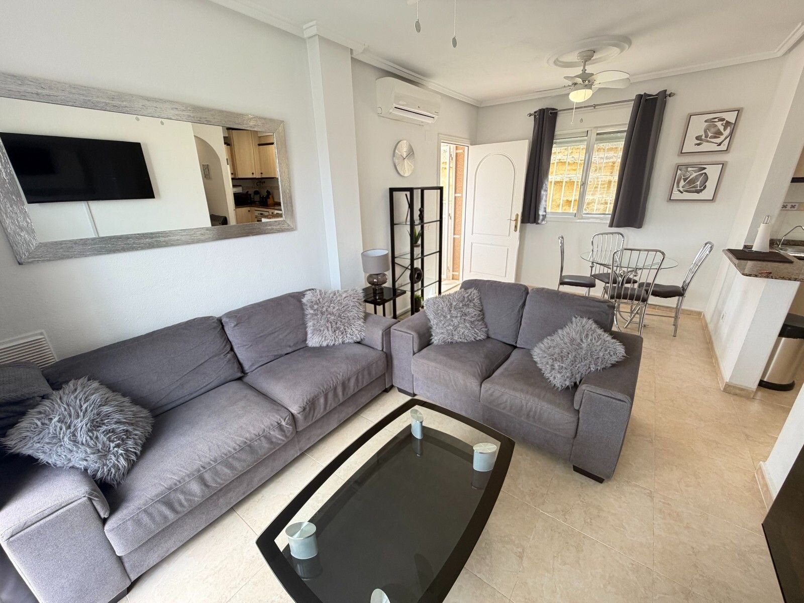 2-Bedroom Apartment in Almoradi - Image 13