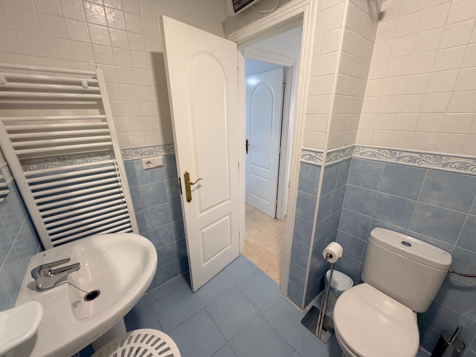 2-Bedroom Apartment in Comunidad Valenciana, Almoradi - Image 21
