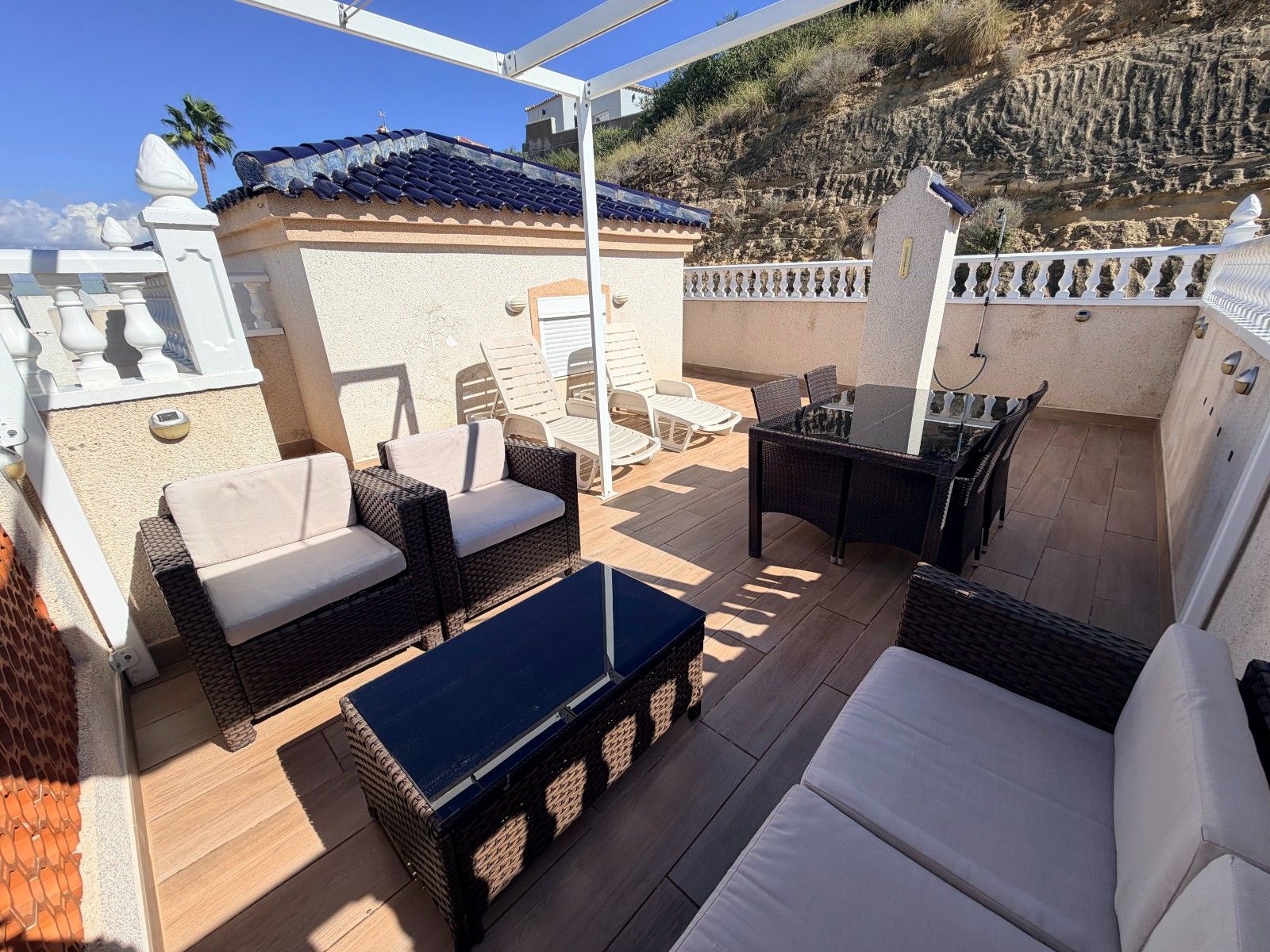2-Bedroom Apartment in Comunidad Valenciana, Almoradi - Image 3