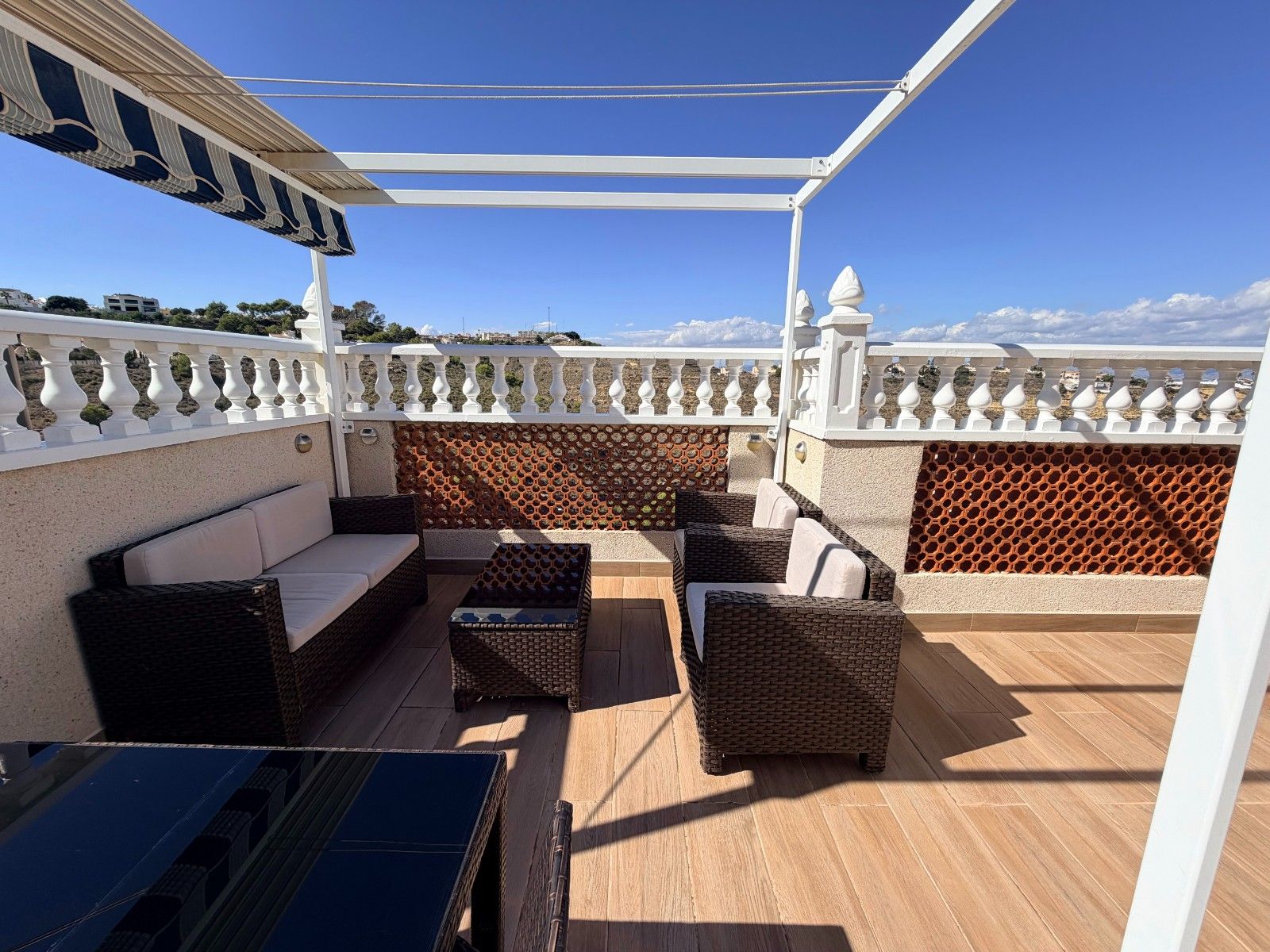 2-Bedroom Apartment in Comunidad Valenciana, Almoradi - Image 4