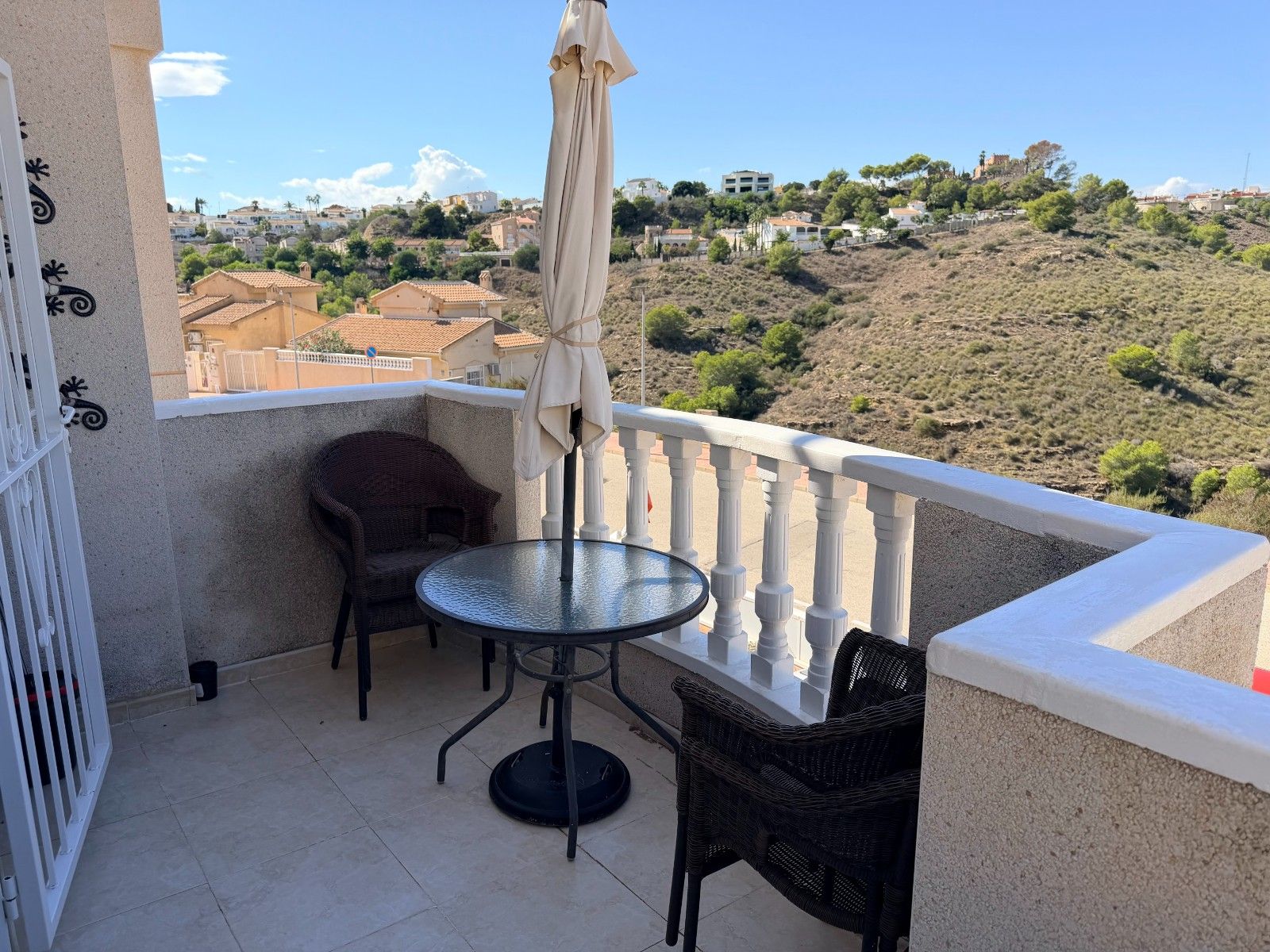 2-Bedroom Apartment in Comunidad Valenciana, Almoradi - Image 9
