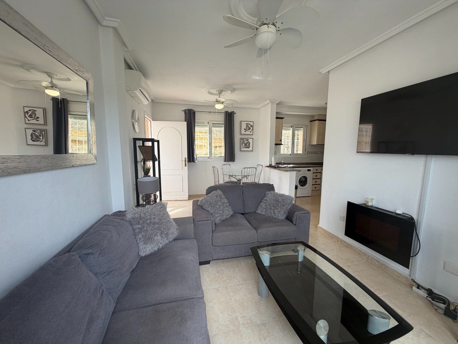 2-Bedroom Apartment in Almoradi - Image 9