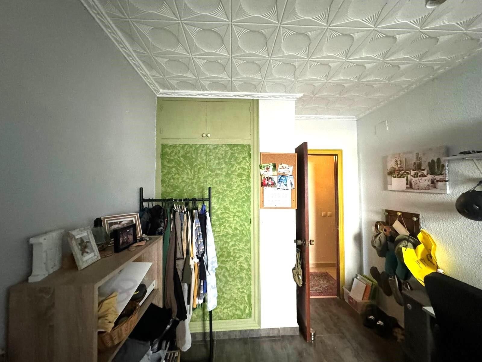 3-Bedroom Apartment in Centro, San Miguel de Salinas - Image 11