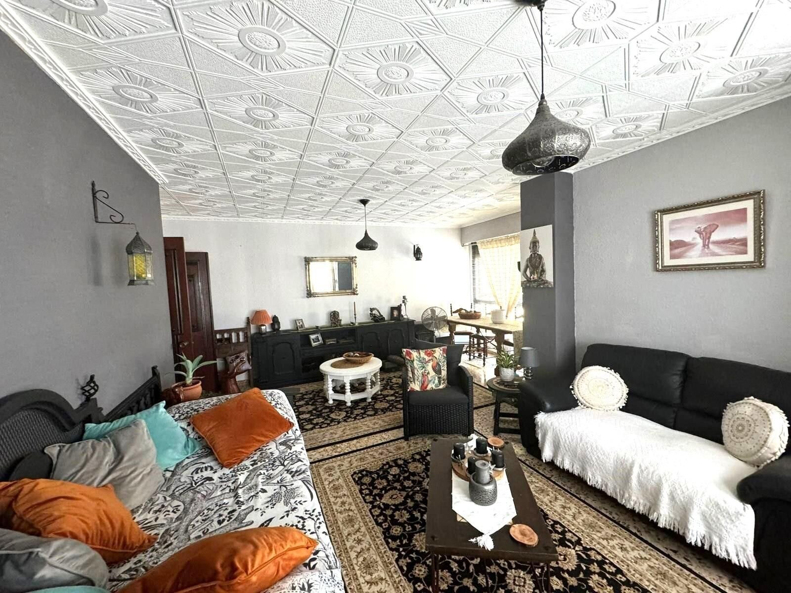 3-Bedroom Apartment in Centro, San Miguel de Salinas - Image 17