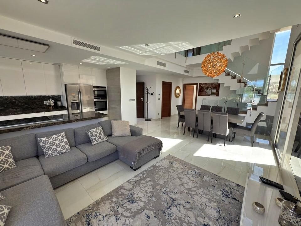 5-Bedroom Villa in Villamartín-las Filipinas, Orihuela Costa - Image 15