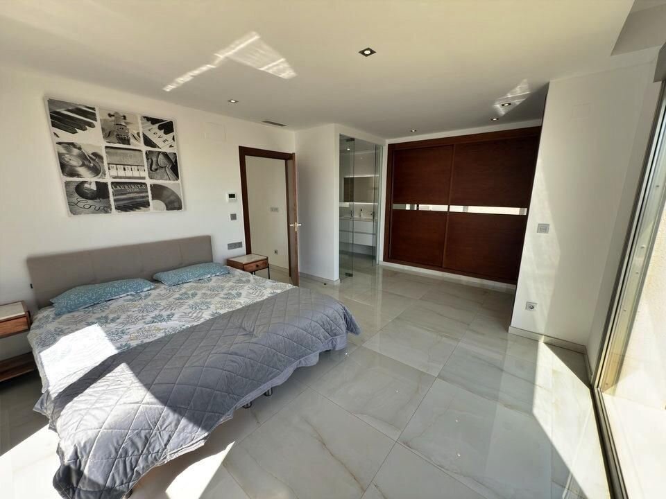 5-Bedroom Villa in Villamartín-las Filipinas, Orihuela Costa - Image 28