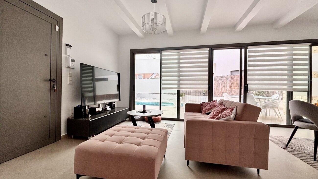 3-Bedroom Villa in Pueblo, San Miguel de Salinas - Image 13