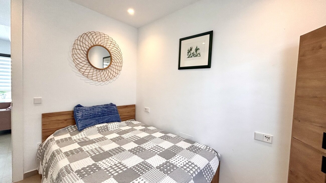 3-Bedroom Villa in Pueblo, San Miguel de Salinas - Image 5