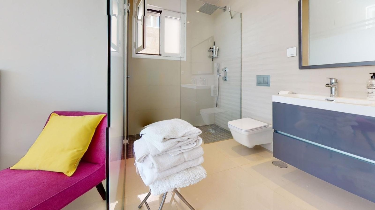 4-Bedroom Detached House in  Torrevieja | Sunny Casas - C... - Image 9