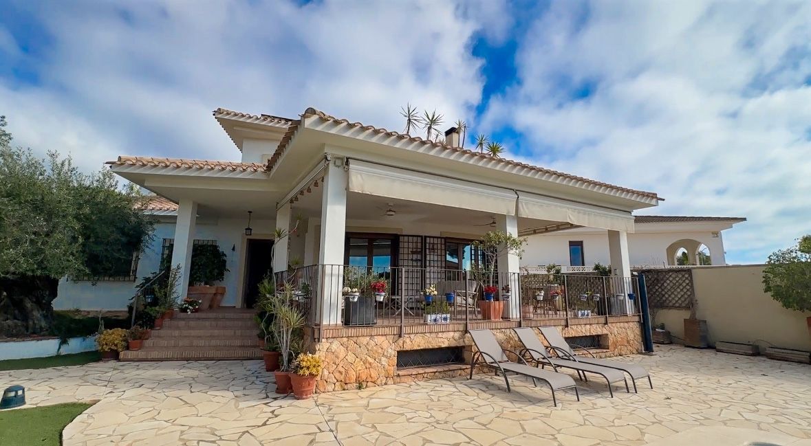7-Bedroom Villa in Campoamor, Orihuela Costa - Image 11