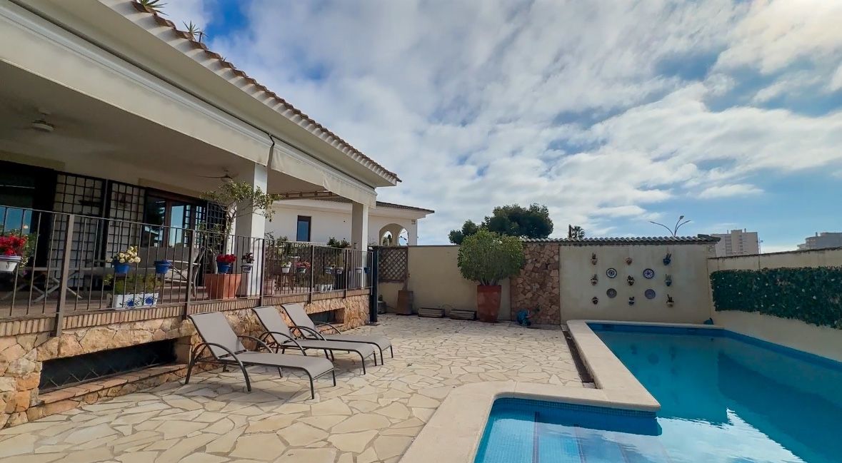 7-Bedroom Villa in Campoamor, Orihuela Costa - Image 13