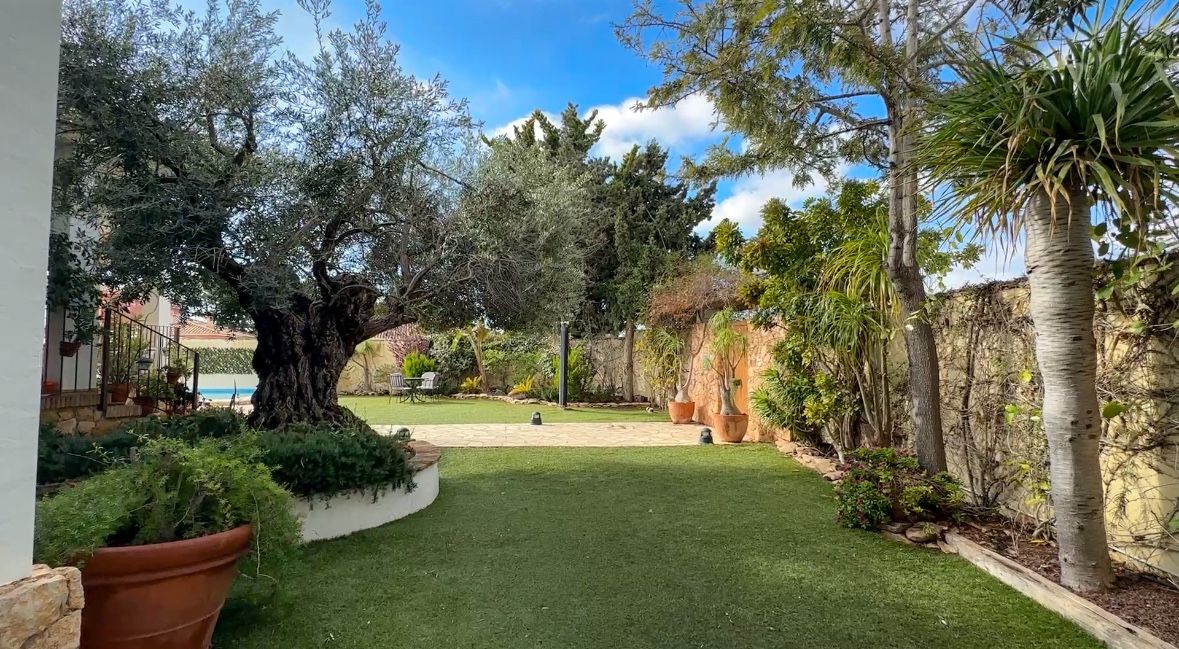 7-Bedroom Villa in Campoamor, Orihuela Costa - Image 15