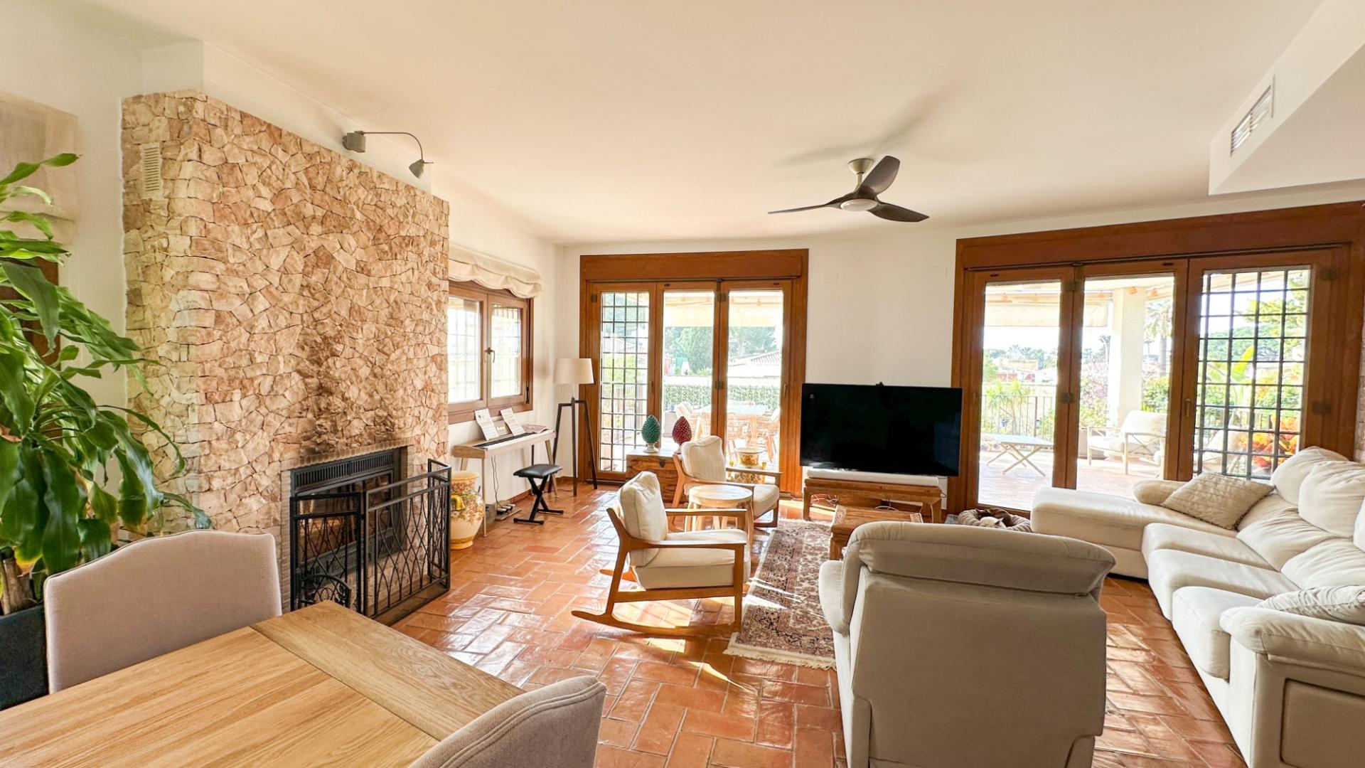 7-Bedroom Villa in Campoamor, Orihuela Costa - Image 20